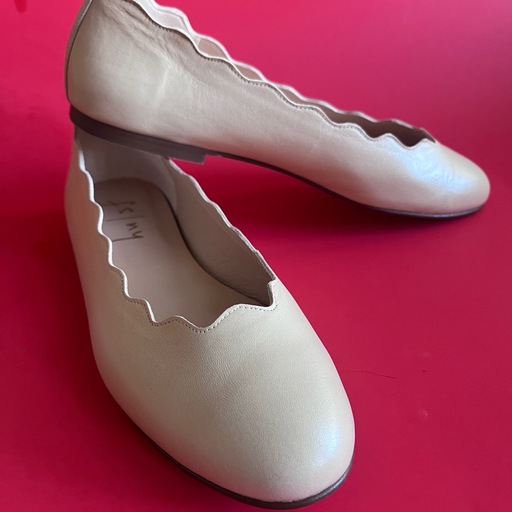 FRENCH SOLE FS/NY Scalloped Beige Flats 7.5